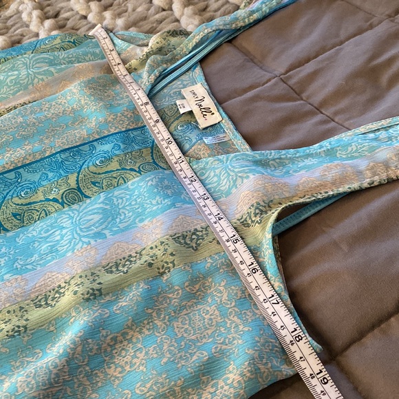 Simply Noelle flowy-fabric dressy tank top - Picture 6 of 8